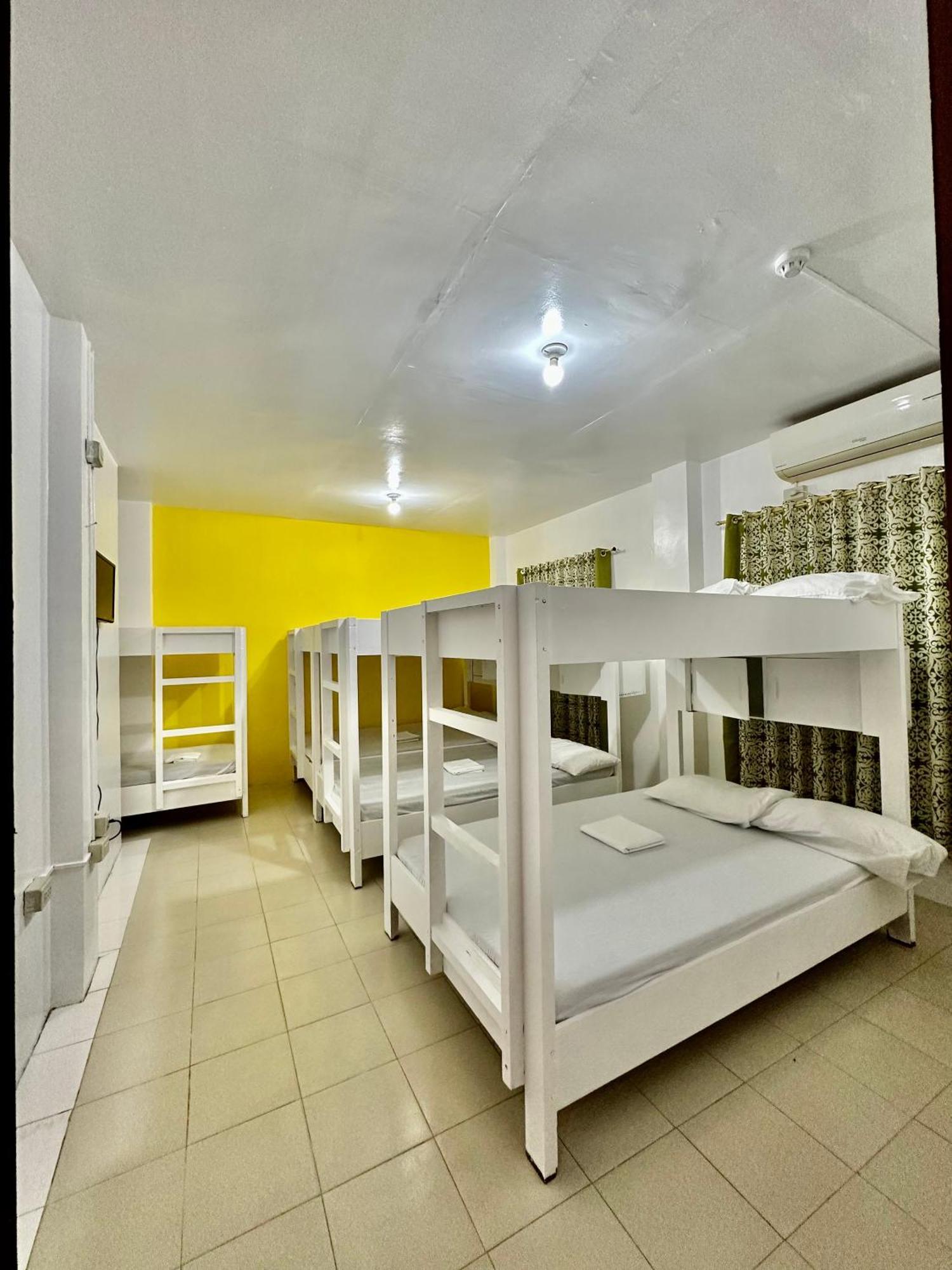 Wendy's Apartelle 2* Manoc-Manoc
