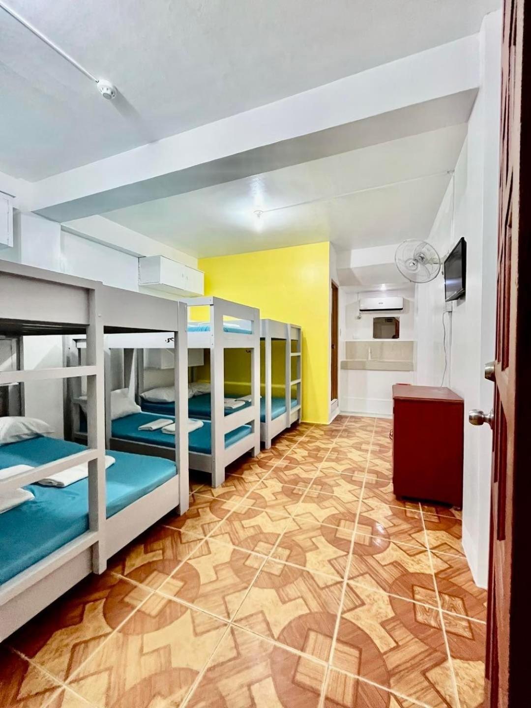 Wendy's Apartelle 2* Manoc-Manoc